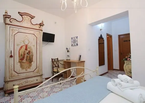 Deluxe Tek Büyük Yataklı Oda, Bahçe Manzaralı