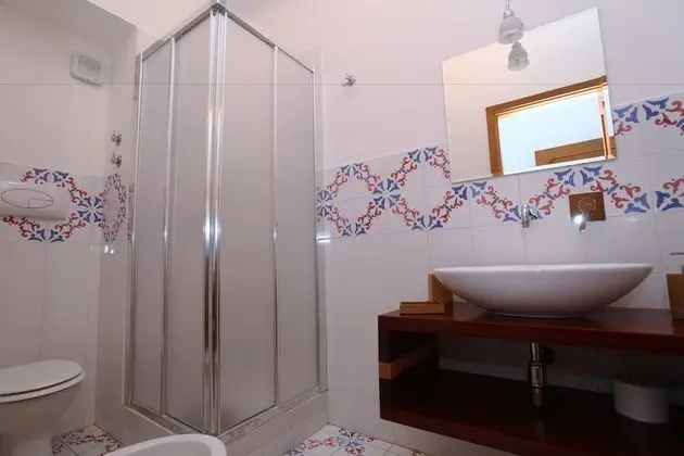 Deluxe Tek Büyük Yataklı Oda, Bahçe Manzaralı