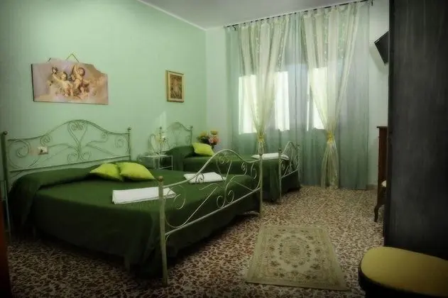 Üç Kişilik Oda