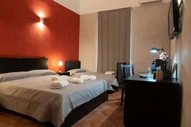 Üç Kişilik Oda