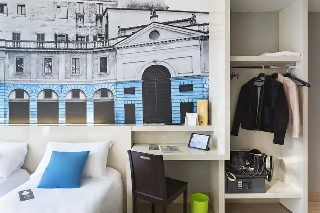 İki Ayrı Yataklı Oda, Sigara İçilmez