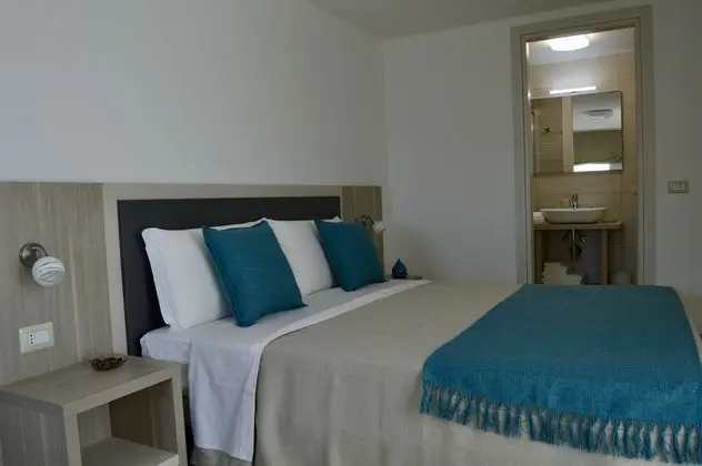 Basic Tek Büyük veya İki Ayrı Yataklı Oda