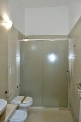 Basic Tek Büyük veya İki Ayrı Yataklı Oda