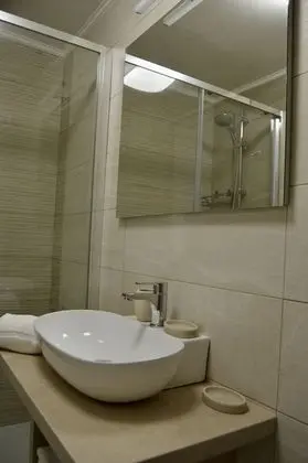 Basic Tek Büyük veya İki Ayrı Yataklı Oda