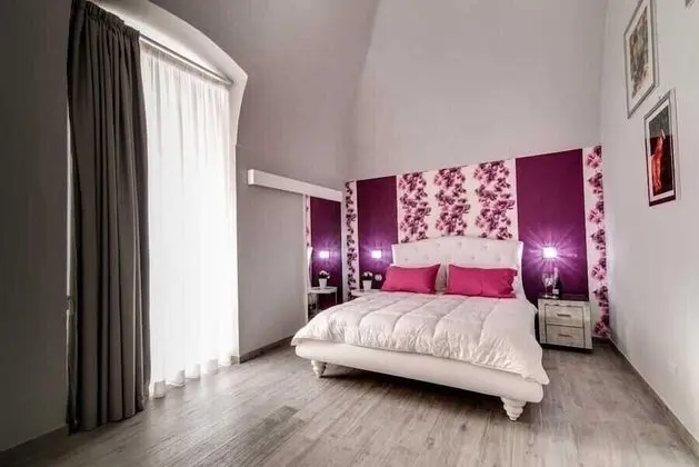 Luxury Oda