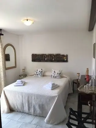 Double Room, Shared Bathroom (Asia)