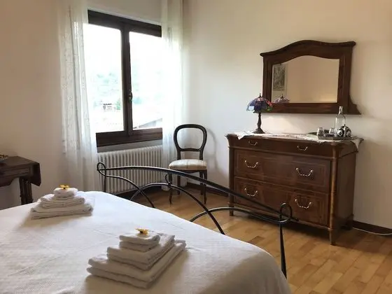 Tek Büyük Yataklı Oda, Ortak Banyo, Göl Manzaralı (Europa)