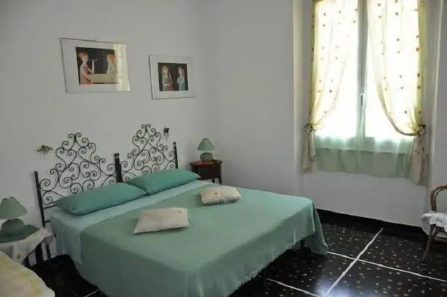 Tek Büyük Yataklı Oda, Ortak Banyo