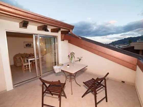 Dört Kişilik Oda, Balkon