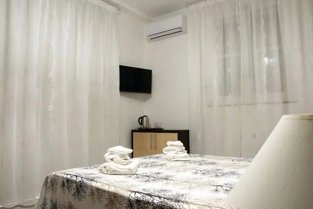 Üç Kişilik Oda, Havuz Manzaralı