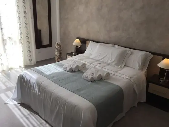 Üç Kişilik Oda, Havuz Manzaralı