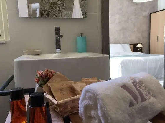 Üç Kişilik Oda, Havuz Manzaralı