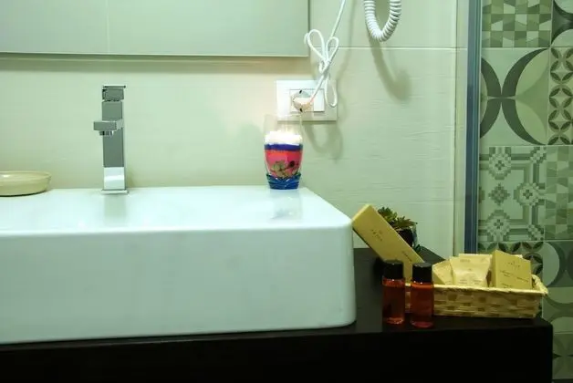 Üç Kişilik Oda, Havuz Manzaralı