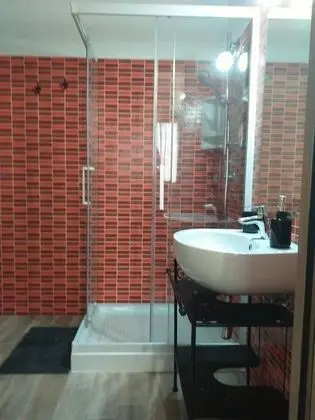 Exclusive Tek Büyük Yataklı Oda (Nera)