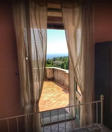 Tek Büyük Yataklı Oda, Balkon