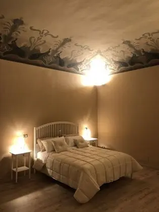 Junior Süit, 1 Büyük (Queen) Boy Yatak ve Çekyat