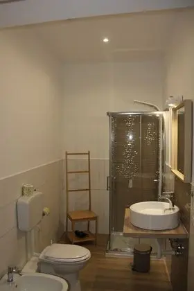 Junior Süit, 1 Büyük (Queen) Boy Yatak ve Çekyat