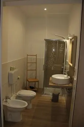 Junior Süit, 1 Büyük (Queen) Boy Yatak ve Çekyat