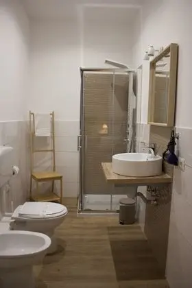 Junior Süit, 1 Büyük (Queen) Boy Yatak ve Çekyat