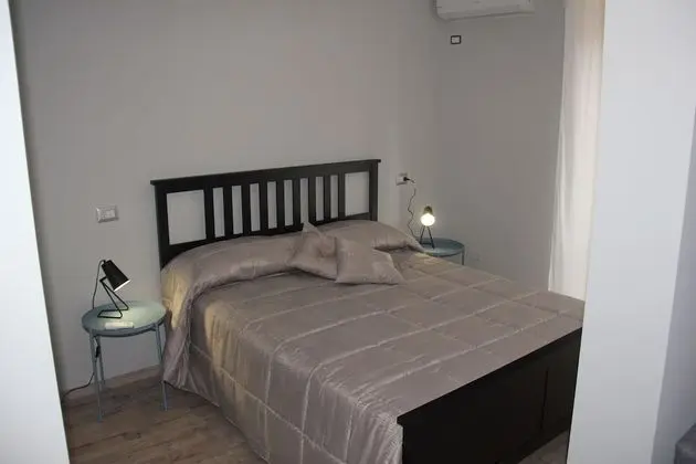 Üç Kişilik Oda, 1 Büyük (Queen) Boy Yatak ve Çekyat