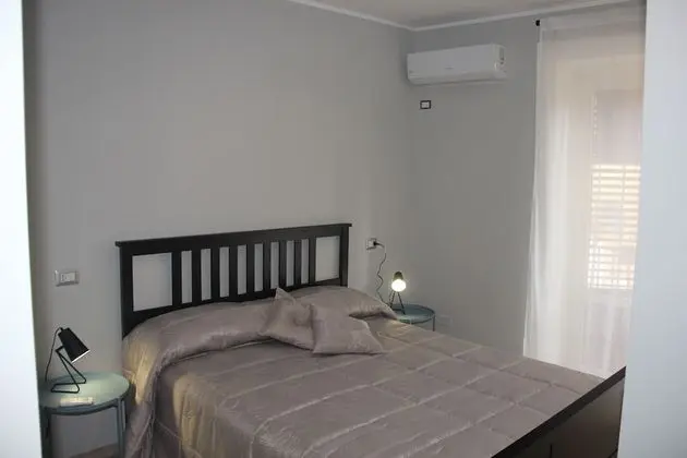 Üç Kişilik Oda, 1 Büyük (Queen) Boy Yatak ve Çekyat