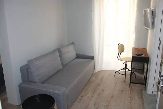 Üç Kişilik Oda, 1 Büyük (Queen) Boy Yatak ve Çekyat