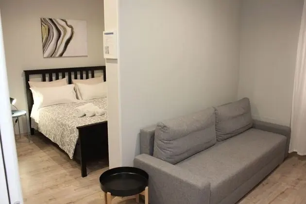 Üç Kişilik Oda, 1 Büyük (Queen) Boy Yatak ve Çekyat