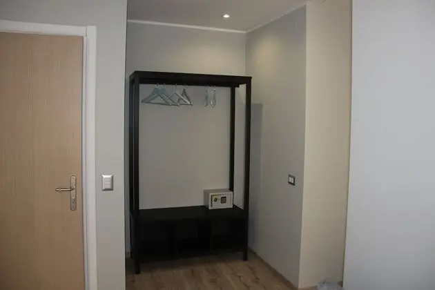 Üç Kişilik Oda, 1 Büyük (Queen) Boy Yatak ve Çekyat