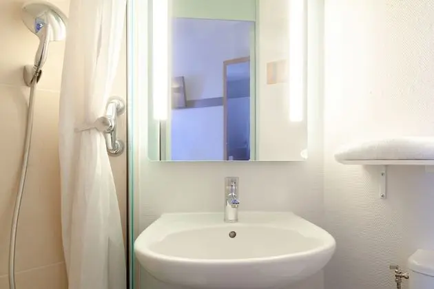 Tek Büyük Yataklı Oda, Engellilere Uygun, Sigara İçilmez