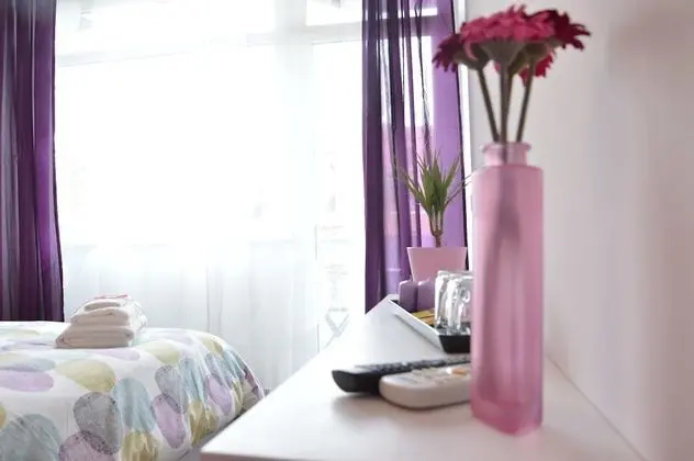 Tek Büyük Yataklı Oda (with extra single bed)