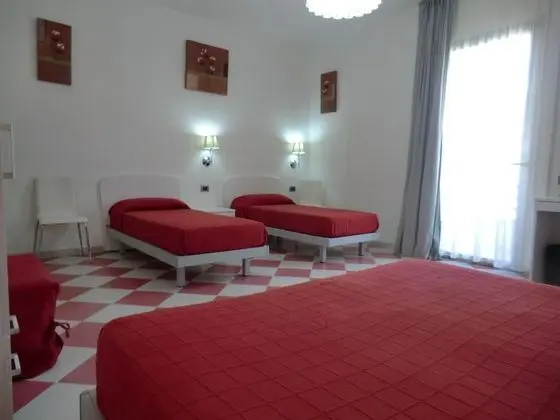 Dört Kişilik Oda, Banyolu/Duşlu, Bahçe Manzaralı