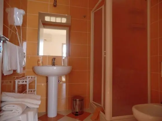 Üç Kişilik Oda, Banyolu/Duşlu, Okyanus Manzaralı