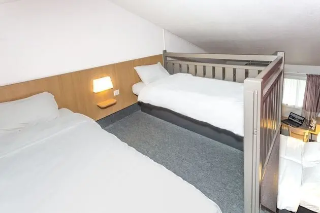 Dört Kişilik Oda, Sigara İçilmez