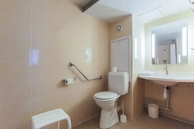 Tek Büyük Yataklı Oda, Engellilere Uygun, Sigara İçilmez