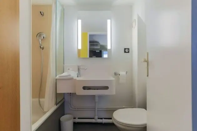 Tek Büyük Yataklı Oda, Sigara İçilmez