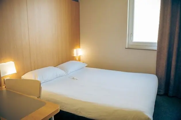 Tek Büyük Yataklı Oda, 1 Büyük (Queen) Boy Yatak, Sigara İçilmez