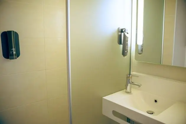 Tek Büyük Yataklı Oda, 1 Büyük (Queen) Boy Yatak, Sigara İçilmez