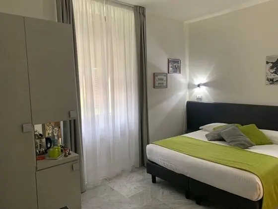 City Tek Büyük Yataklı Oda