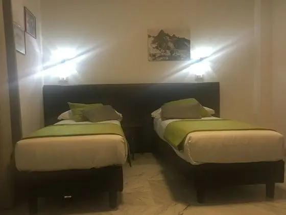 City Tek Büyük Yataklı Oda