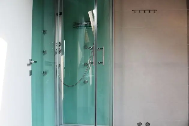 Deluxe Tek Büyük Yataklı Oda, 1 Yatak Odası, Balkon, Bahçe Manzaralı