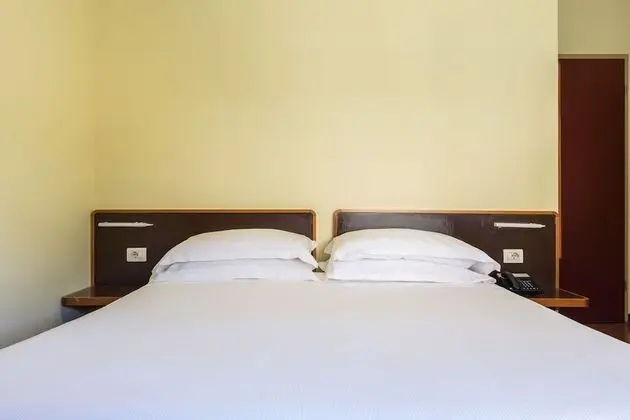 Economy Dört Kişilik Oda, Sigara İçilmez