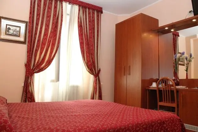 Tek Büyük veya İki Ayrı Yataklı Oda