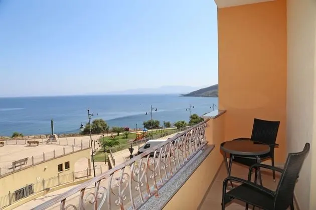 Deluxe Tek Büyük Yataklı Oda, Balkon, Deniz Manzaralı