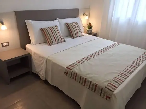Traditional Tek Büyük Yataklı Oda