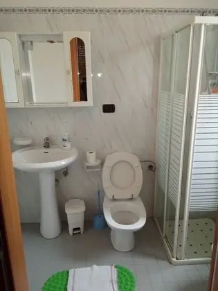 Üç Kişilik Oda (Queen)