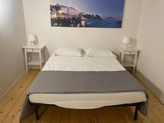 Tek Büyük Yataklı Oda (Porta S. Gennaro)