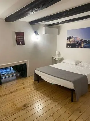 Tek Büyük Yataklı Oda (Porta S. Gennaro)