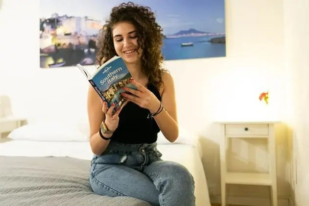 Tek Büyük Yataklı Oda (Porta S. Gennaro)