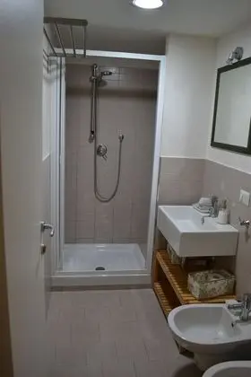 Tek Büyük Yataklı Oda (Porta S. Gennaro)