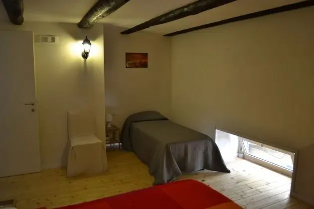 Üç Kişilik Oda (Porta Capuana)